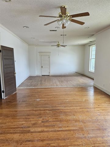 200 S Canton Street, Mexia, TX 76667