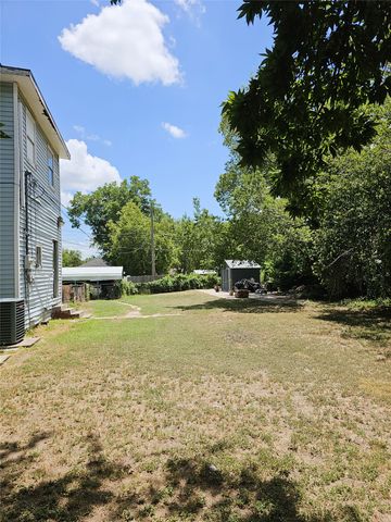 200 S Canton Street, Mexia, TX 76667