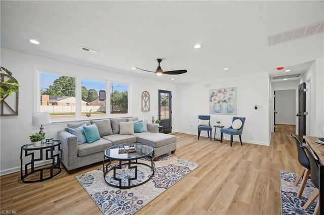 1568 Kempsville RD, Virginia Beach, VA 23464