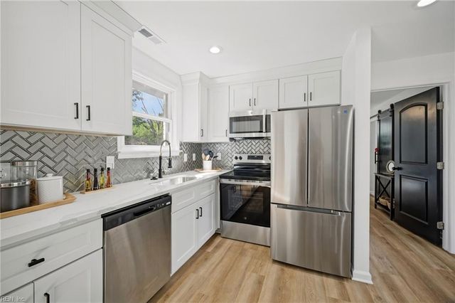 1568 Kempsville RD, Virginia Beach, VA 23464