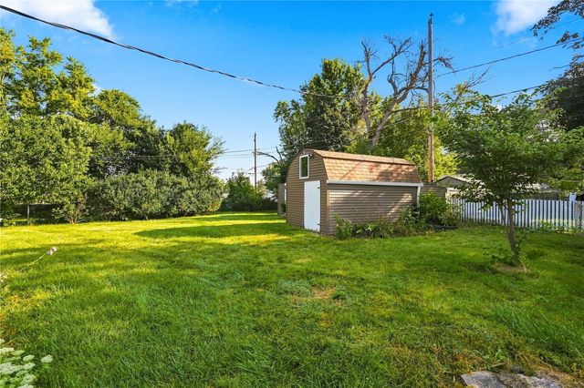 1360 Starry Drive, Marion, IA 52302