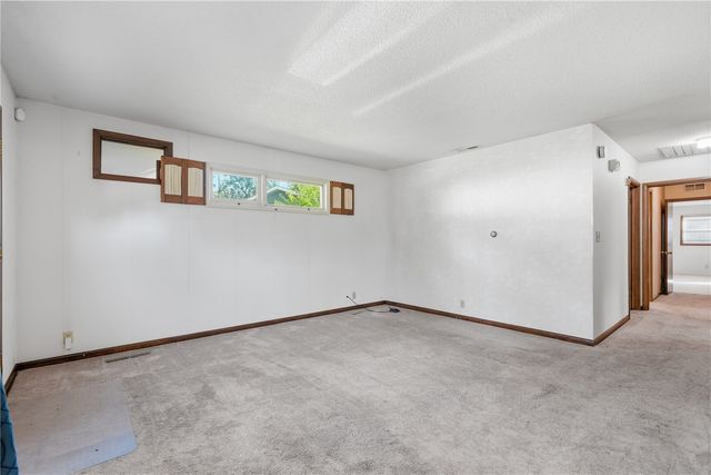 1360 Starry Drive, Marion, IA 52302