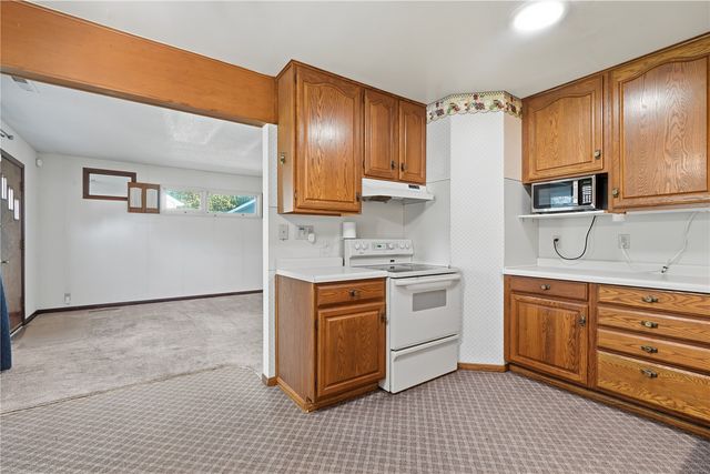 1360 Starry Drive, Marion, IA 52302