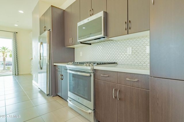6850 E McDowell Road 7, Scottsdale, AZ 85257