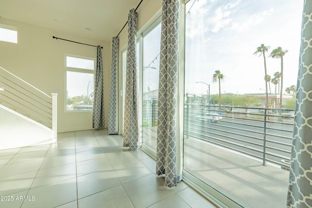 6850 E McDowell Road 7, Scottsdale, AZ 85257