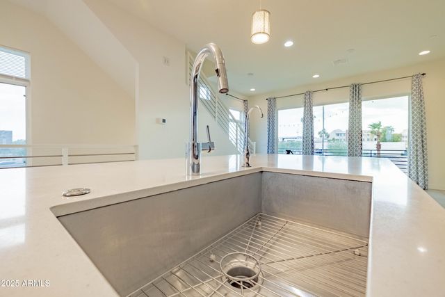 6850 E McDowell Road 7, Scottsdale, AZ 85257