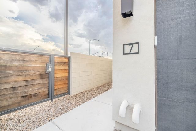 6850 E McDowell Road 7, Scottsdale, AZ 85257