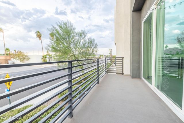 6850 E McDowell Road 7, Scottsdale, AZ 85257