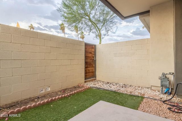 6850 E McDowell Road 7, Scottsdale, AZ 85257