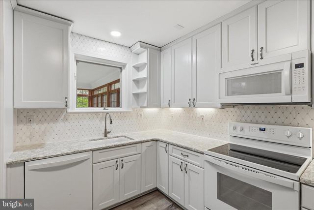 8805 STARK RD, Annandale, VA 22003
