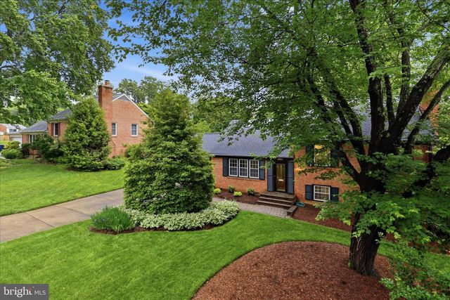 8805 STARK RD, Annandale, VA 22003