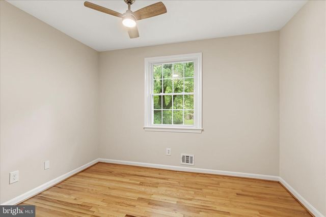 8805 STARK RD, Annandale, VA 22003