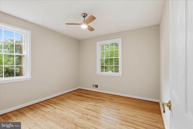 8805 STARK RD, Annandale, VA 22003