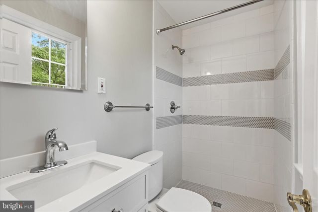 8805 STARK RD, Annandale, VA 22003