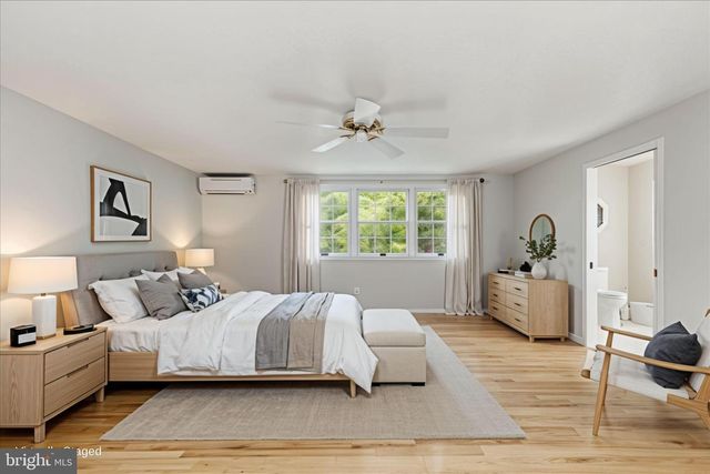 8805 STARK RD, Annandale, VA 22003