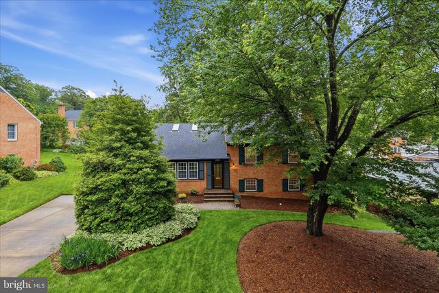 8805 STARK RD, Annandale, VA 22003