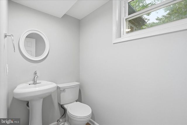 8805 STARK RD, Annandale, VA 22003