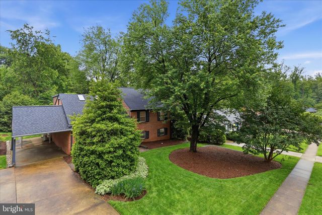 8805 STARK RD, Annandale, VA 22003
