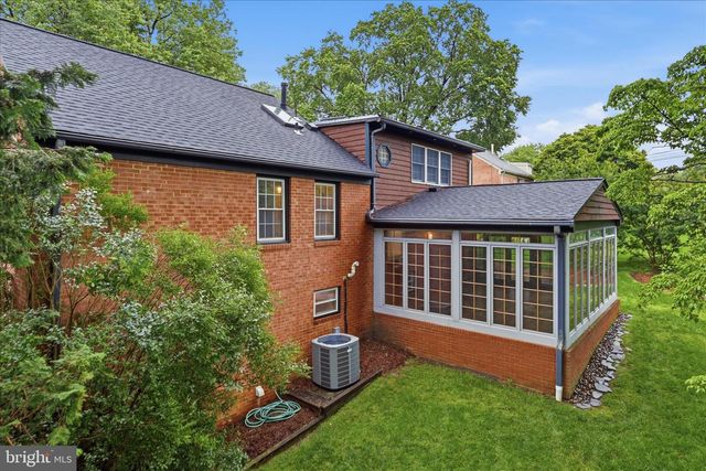 8805 STARK RD, Annandale, VA 22003
