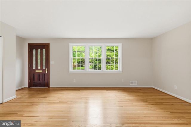 8805 STARK RD, Annandale, VA 22003