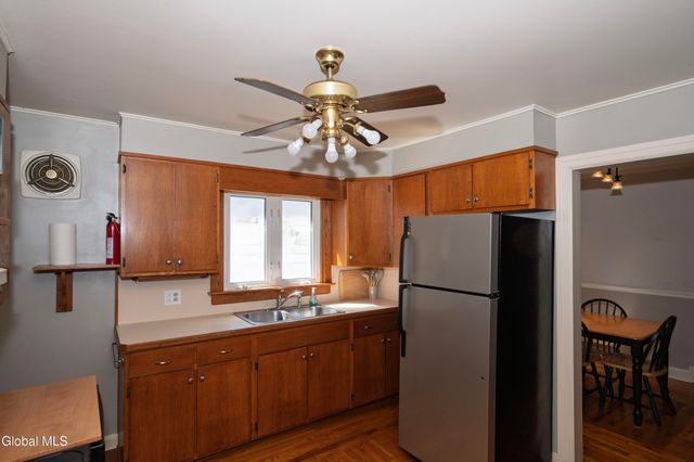 2814 Halsey Drive, Schenectady, NY 12304