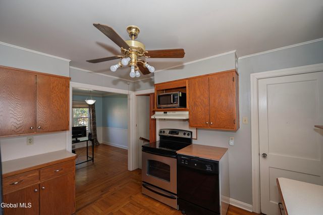 2814 Halsey Drive, Schenectady, NY 12304