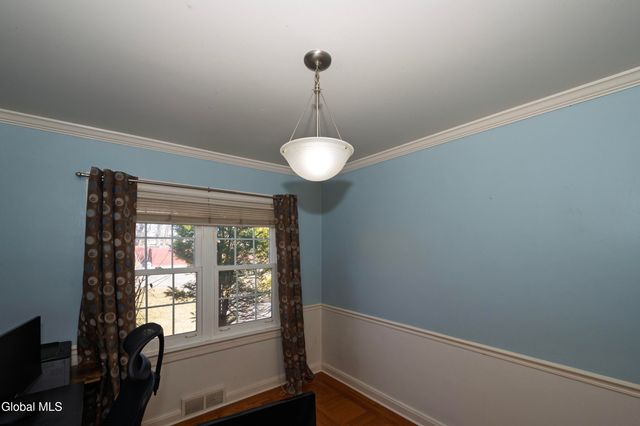 2814 Halsey Drive, Schenectady, NY 12304