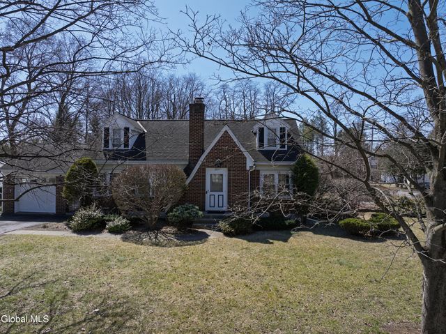 2814 Halsey Drive, Schenectady, NY 12304