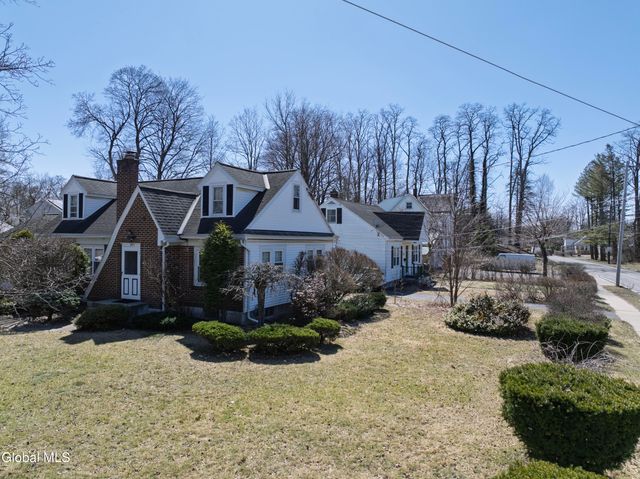 2814 Halsey Drive, Schenectady, NY 12304