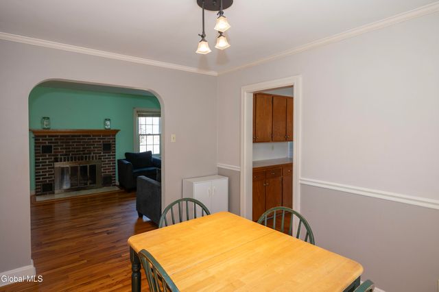 2814 Halsey Drive, Schenectady, NY 12304