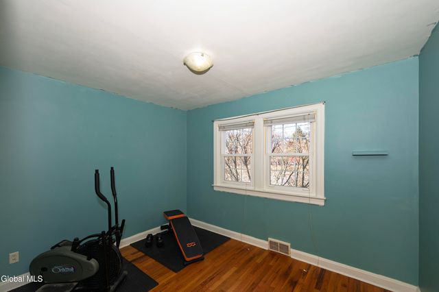 2814 Halsey Drive, Schenectady, NY 12304