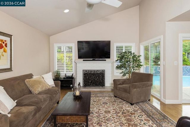1225 Worchester Ct, Walnut Creek, CA 94596