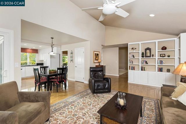 1225 Worchester Ct, Walnut Creek, CA 94596