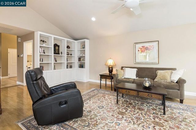 1225 Worchester Ct, Walnut Creek, CA 94596