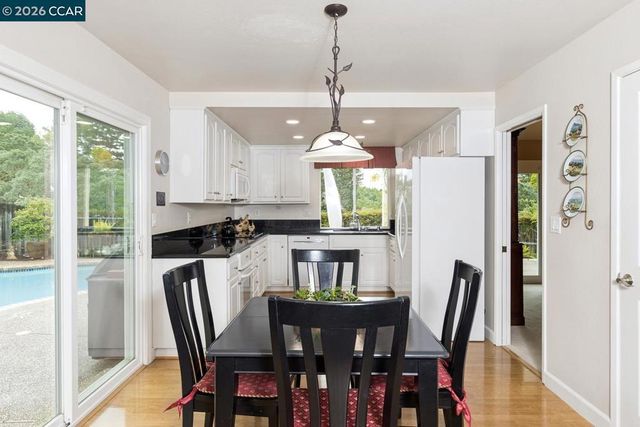 1225 Worchester Ct, Walnut Creek, CA 94596