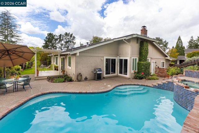 1225 Worchester Ct, Walnut Creek, CA 94596