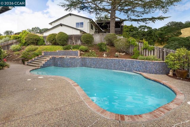 1225 Worchester Ct, Walnut Creek, CA 94596