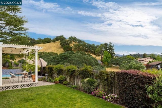 1225 Worchester Ct, Walnut Creek, CA 94596