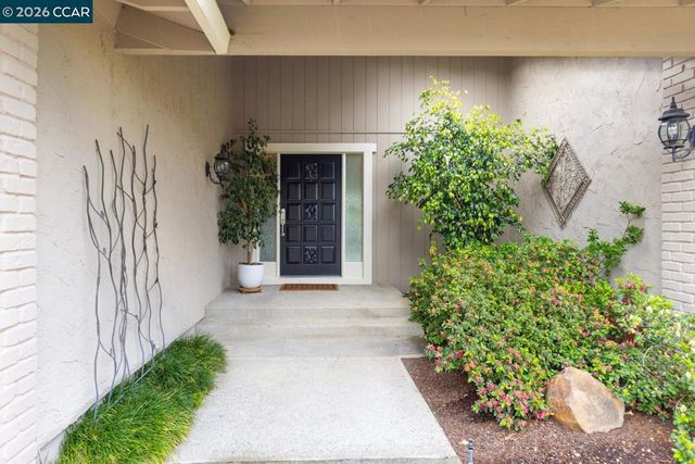 1225 Worchester Ct, Walnut Creek, CA 94596