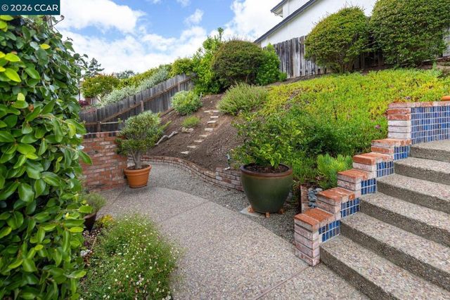 1225 Worchester Ct, Walnut Creek, CA 94596