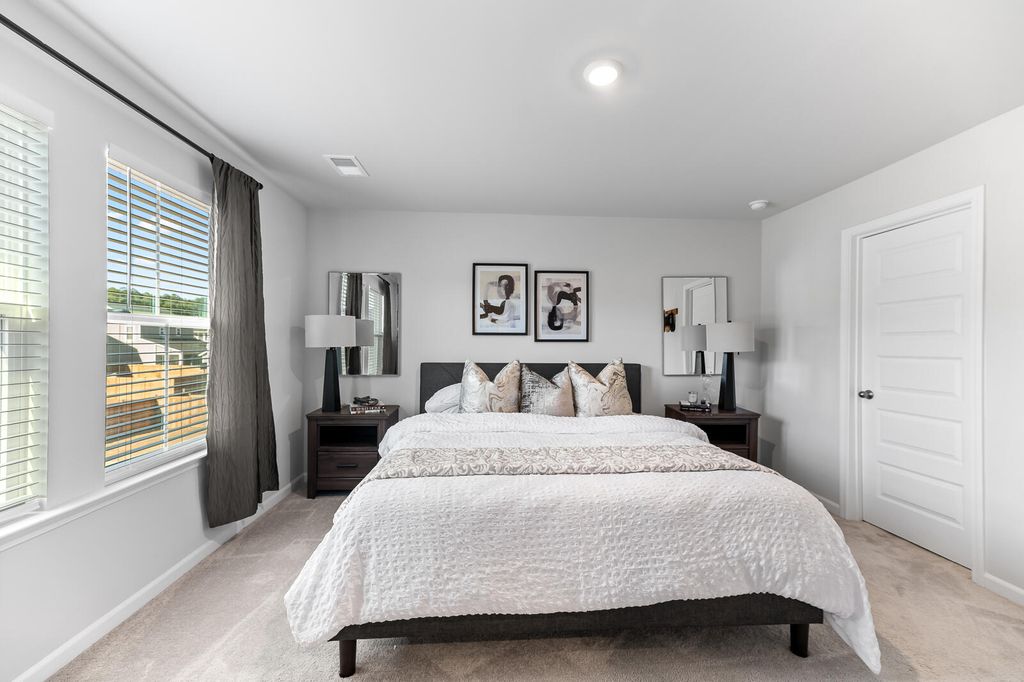 Image 17 of property listing at 142 Post Mill Drive, Summerville, SC 29485