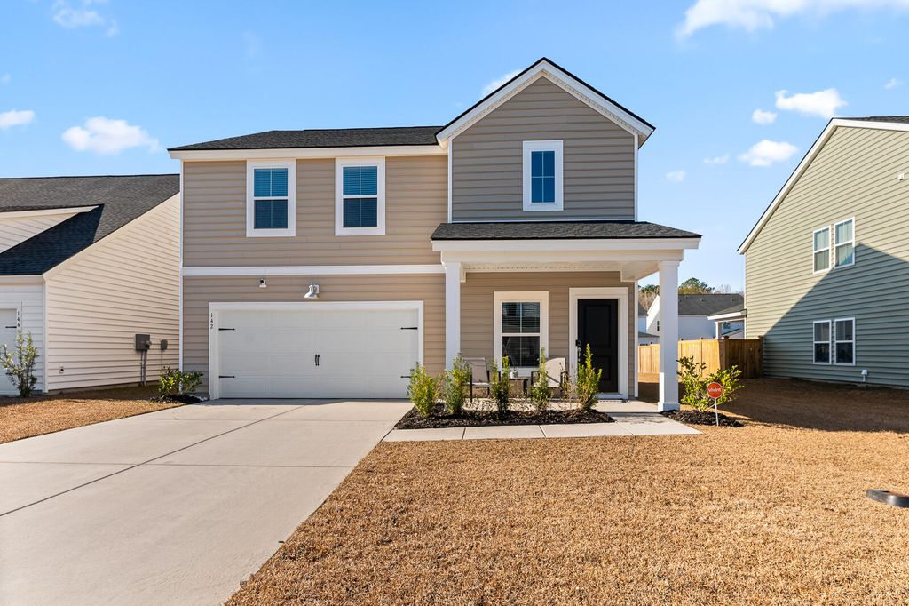 Image 2 of property listing at 142 Post Mill Drive, Summerville, SC 29485