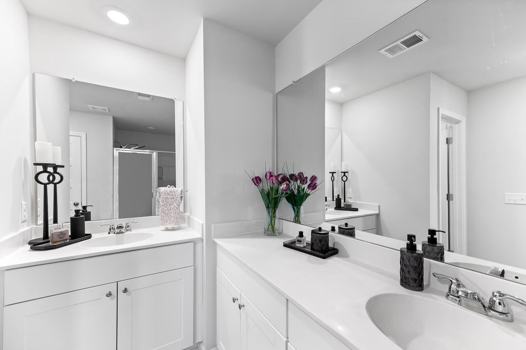 Image 20 of property listing at 142 Post Mill Drive, Summerville, SC 29485