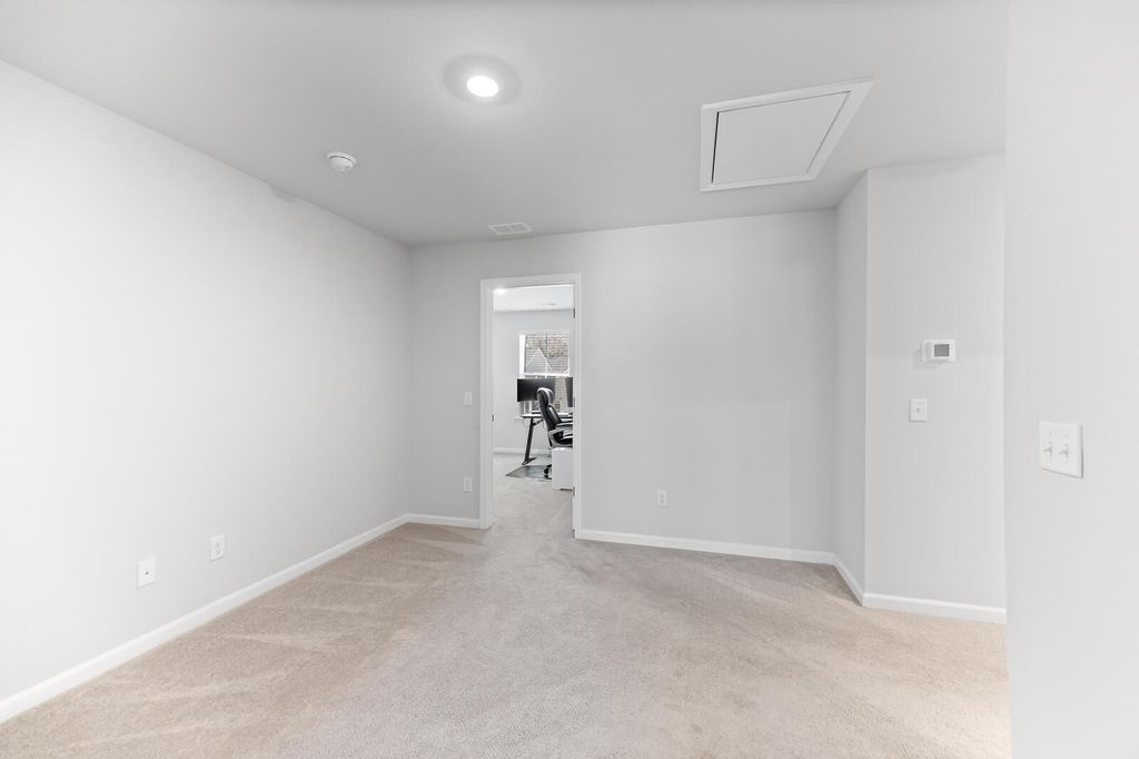 Image 22 of property listing at 142 Post Mill Drive, Summerville, SC 29485