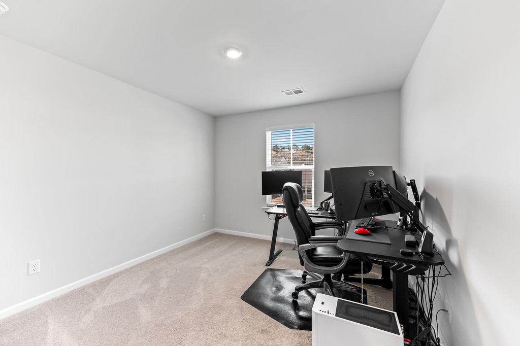 Image 23 of property listing at 142 Post Mill Drive, Summerville, SC 29485