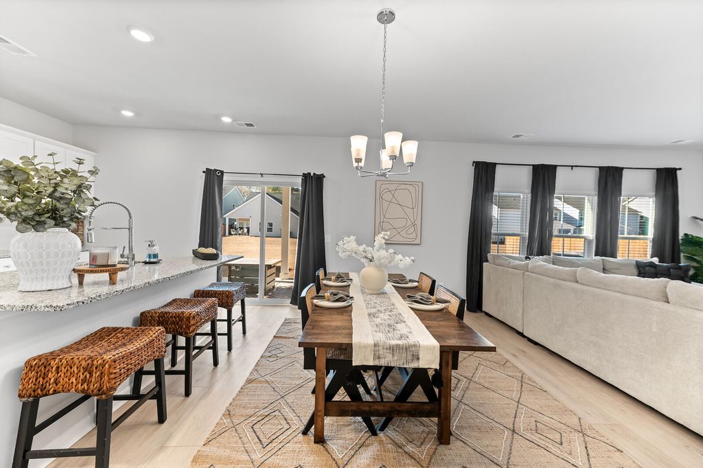 Image 8 of property listing at 142 Post Mill Drive, Summerville, SC 29485