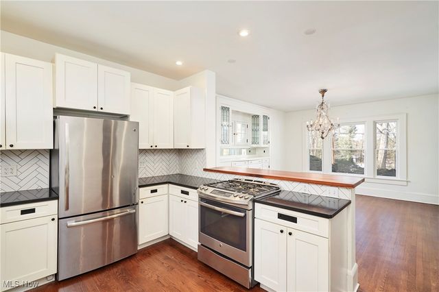 141 Storer Avenue, Akron, OH 44302