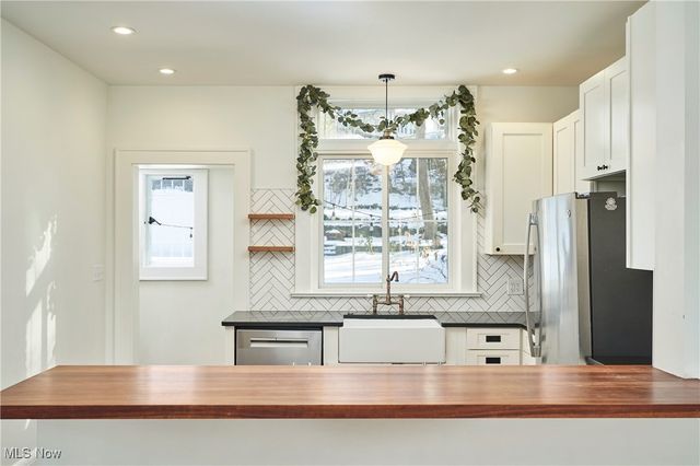 141 Storer Avenue, Akron, OH 44302