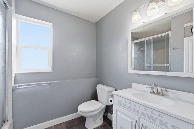 8708 N WARREN St, Spokane, WA 99208