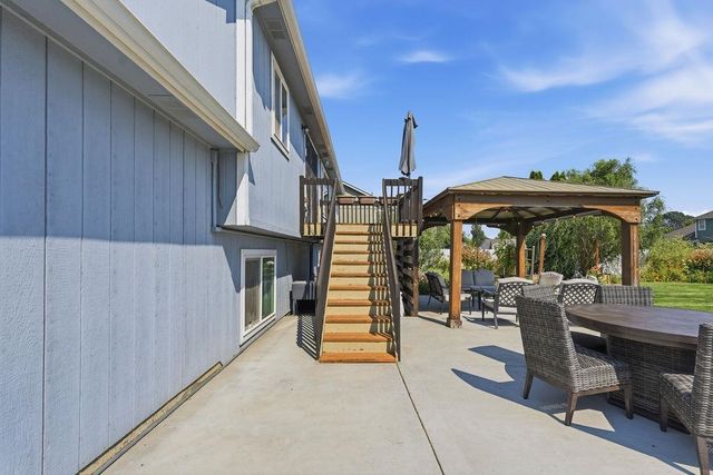 8708 N WARREN St, Spokane, WA 99208